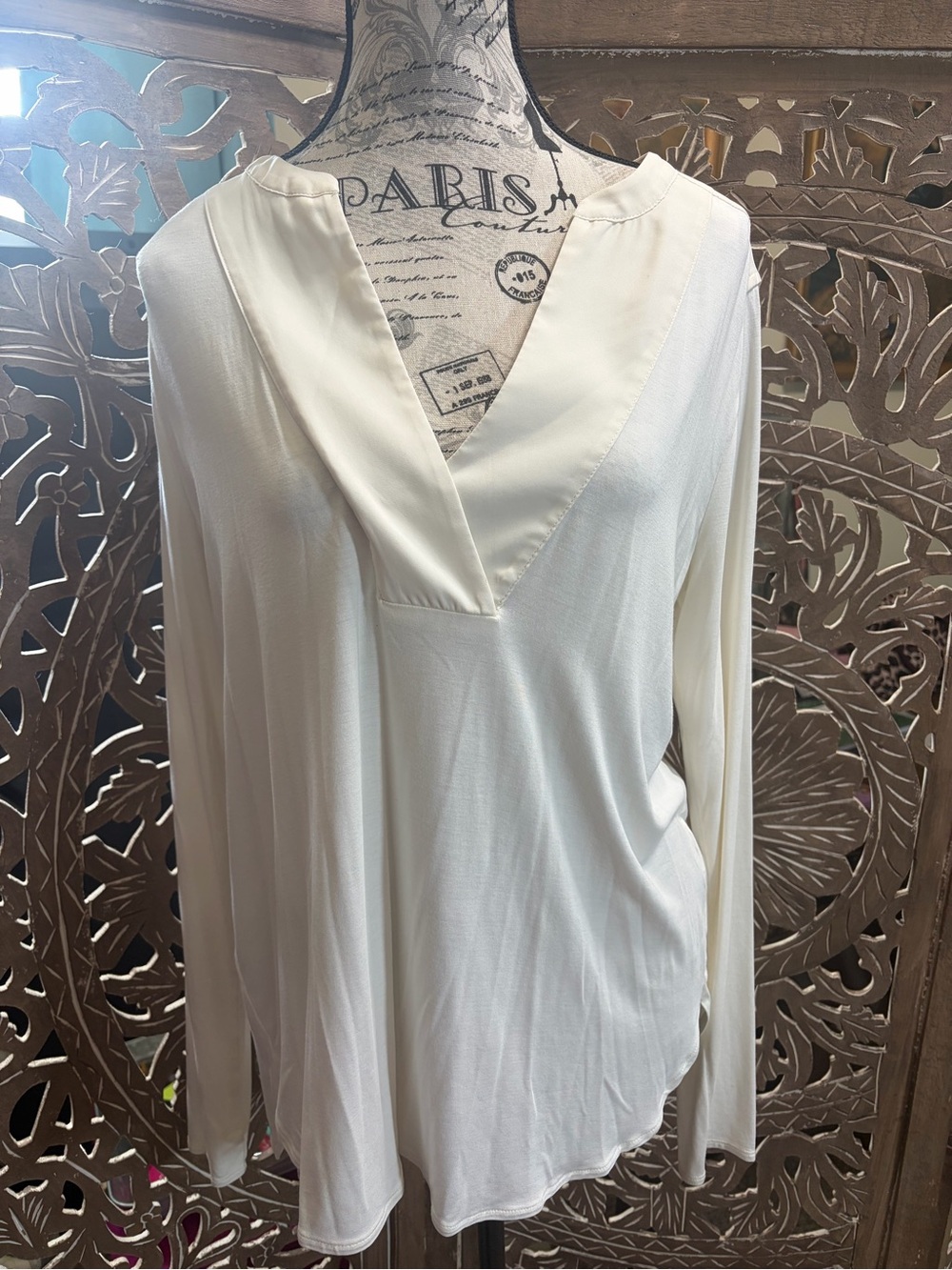 White House Black Market Cream V-Neck Long Sleeve Blouse - Picture 3 of 5